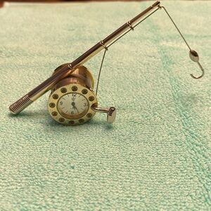 Vintage rod and reel brass mini clock